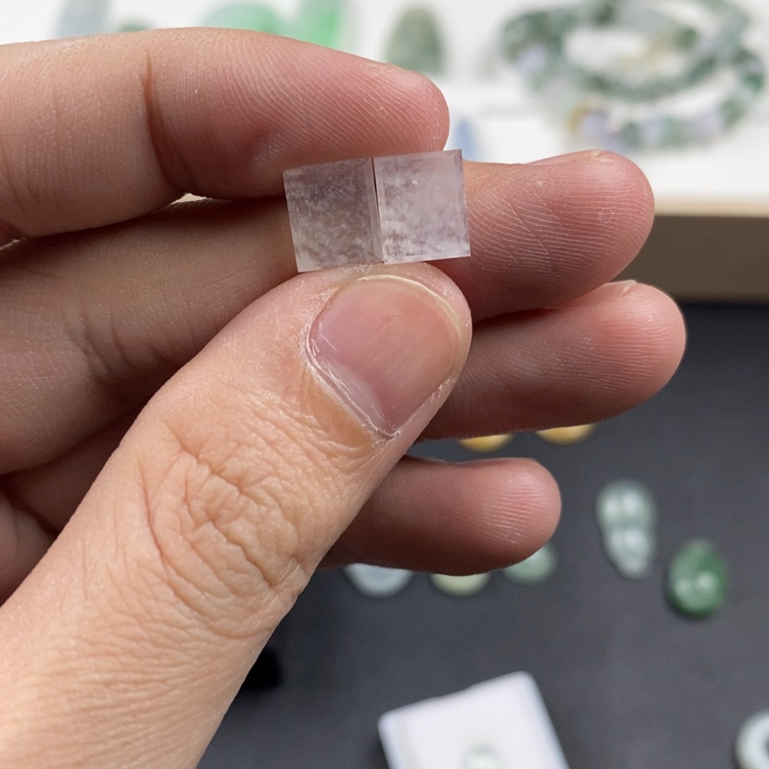 翡翠未镶嵌吊坠(不含链)耳钉