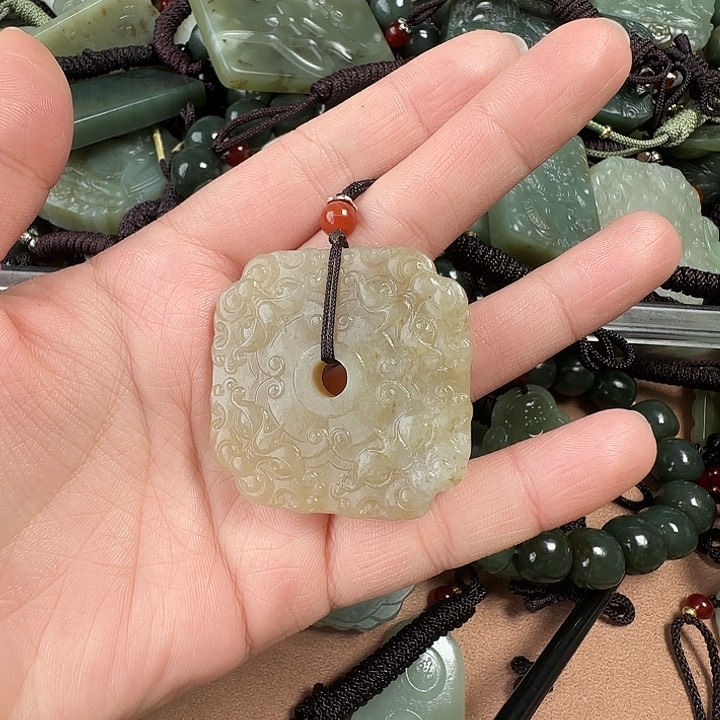 和田玉未镶嵌颈饰