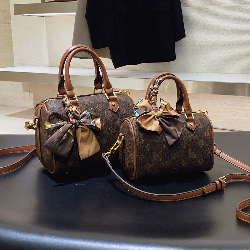 时尚波士顿印花枕头包女2025新款时尚百搭高级感轻奢斜挎手提包