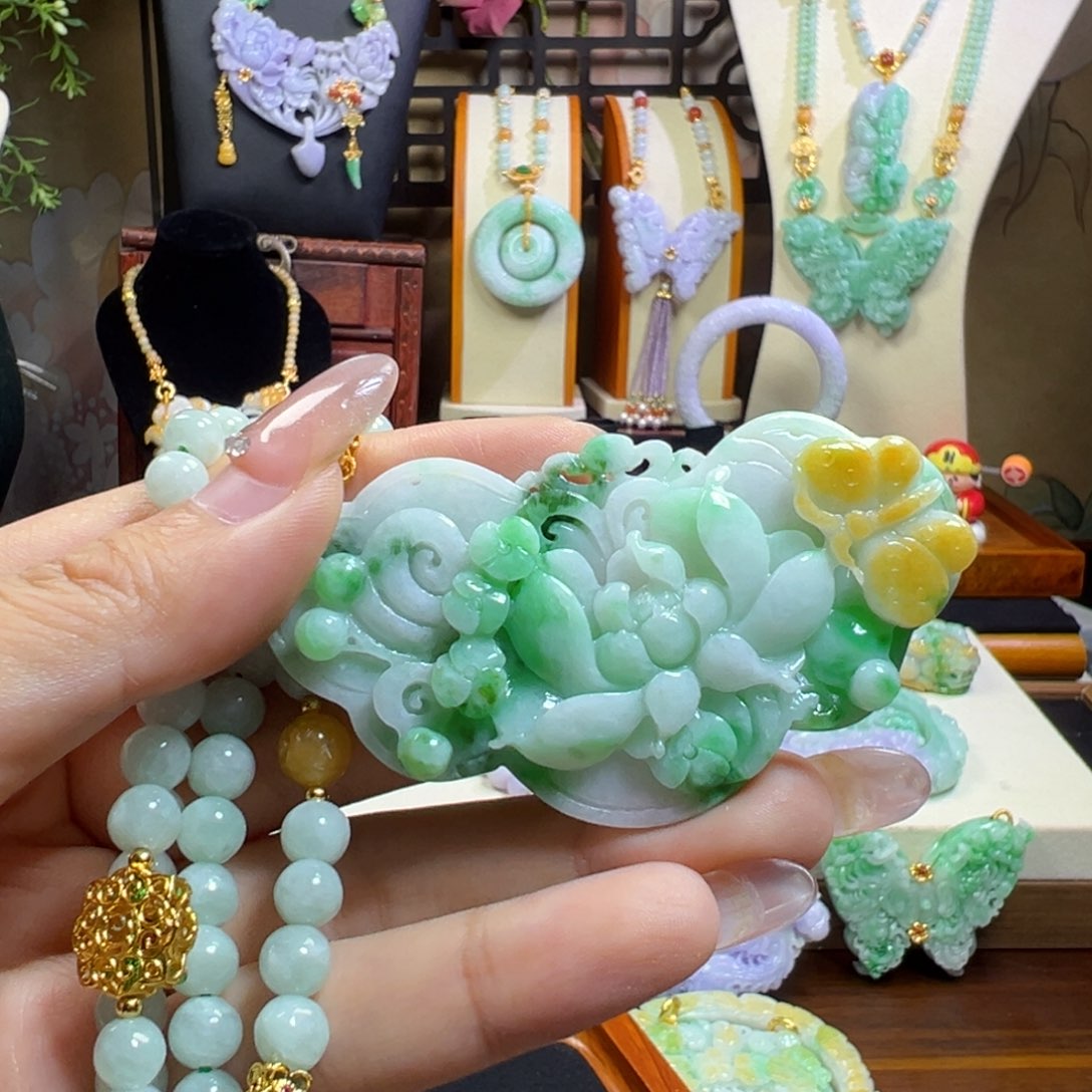 翡翠未镶嵌毛衣链冰