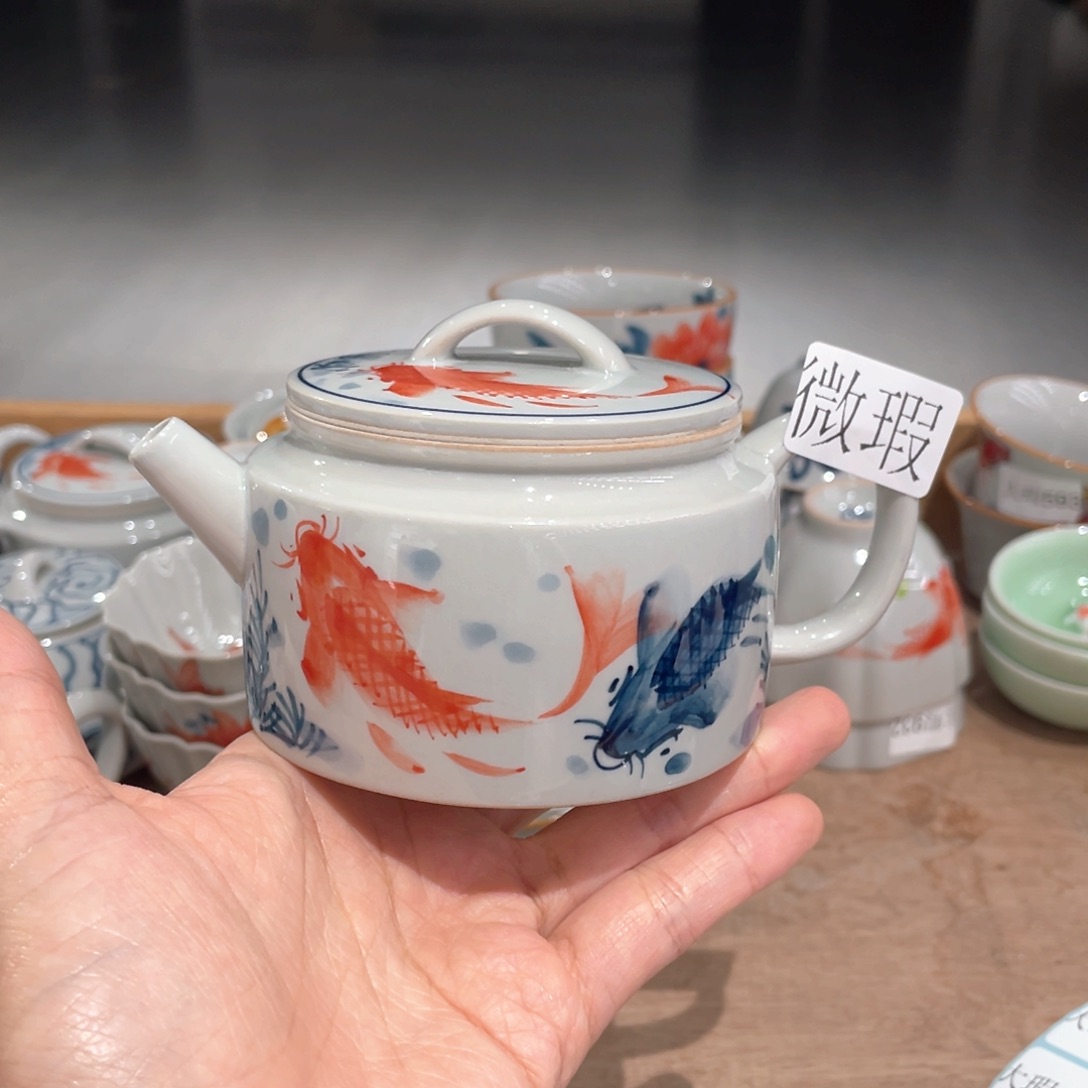 釉下手绘茶具微瑕