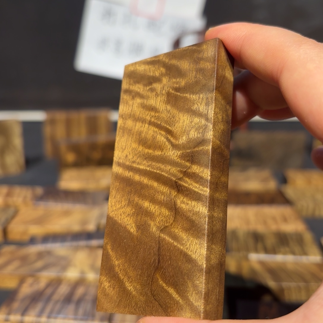 X***.金丝楠木无事牌材料