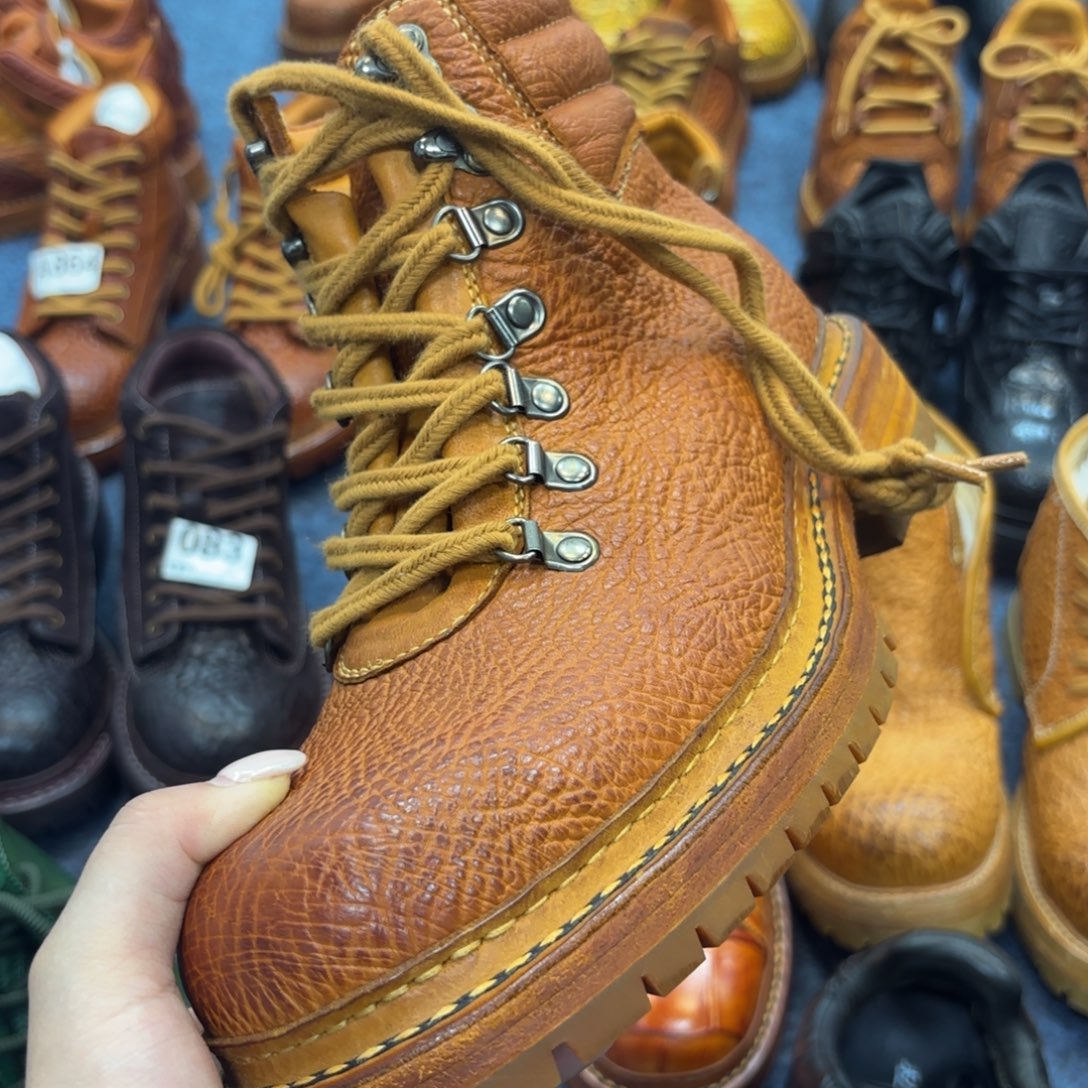 莫***，头层牛皮22222222222222