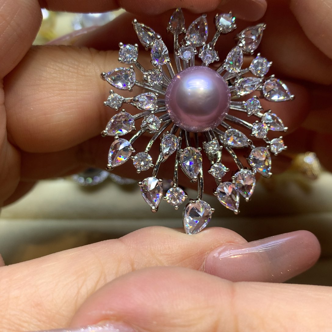 未镶嵌胸饰淡水珍珠