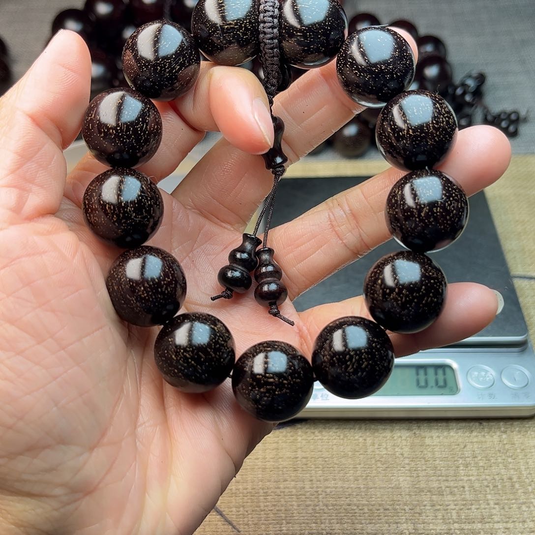 檀香紫檀（小叶紫檀）靖****厅1.8 13颗 爆星