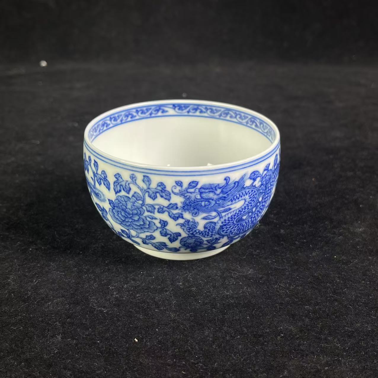 M青花龙凤呈祥纹杯