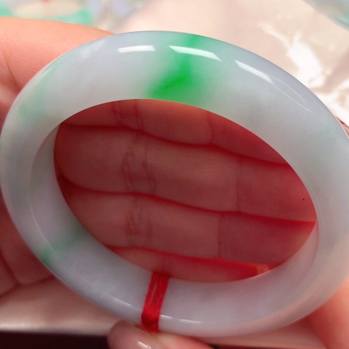 翡翠手镯未镶嵌白底青47色辣