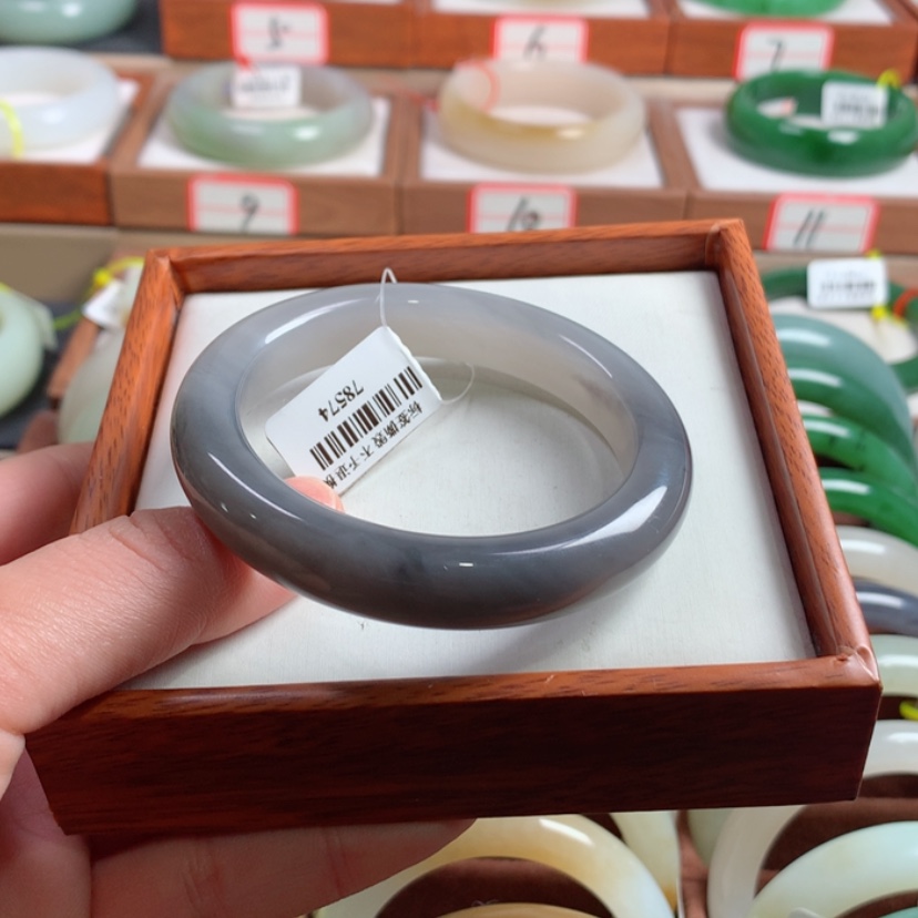 【闪购商品】和田玉手镯未镶嵌53