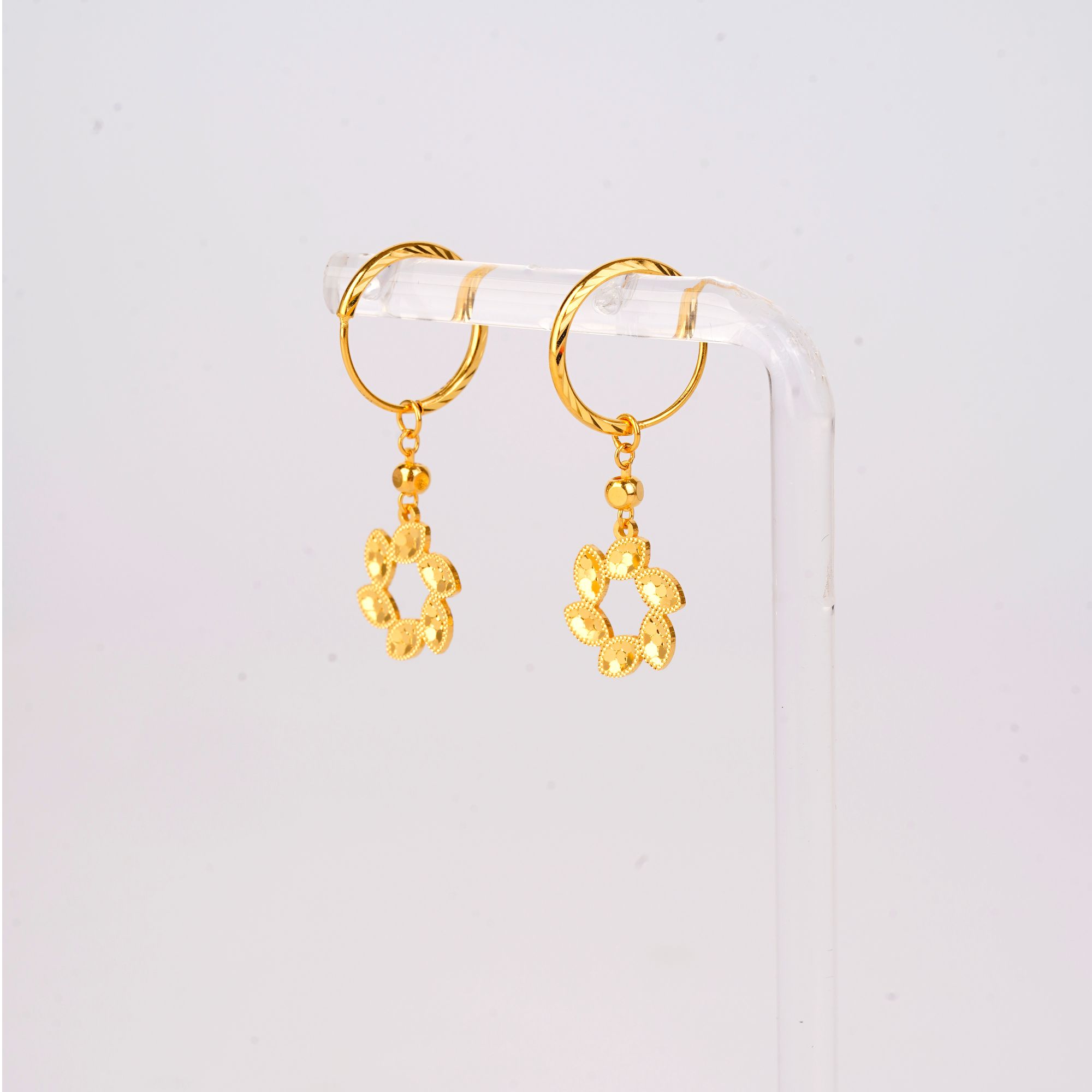 Chow Tai Seng/周大生龙鳞花环足金耳圈 3.03g 191号