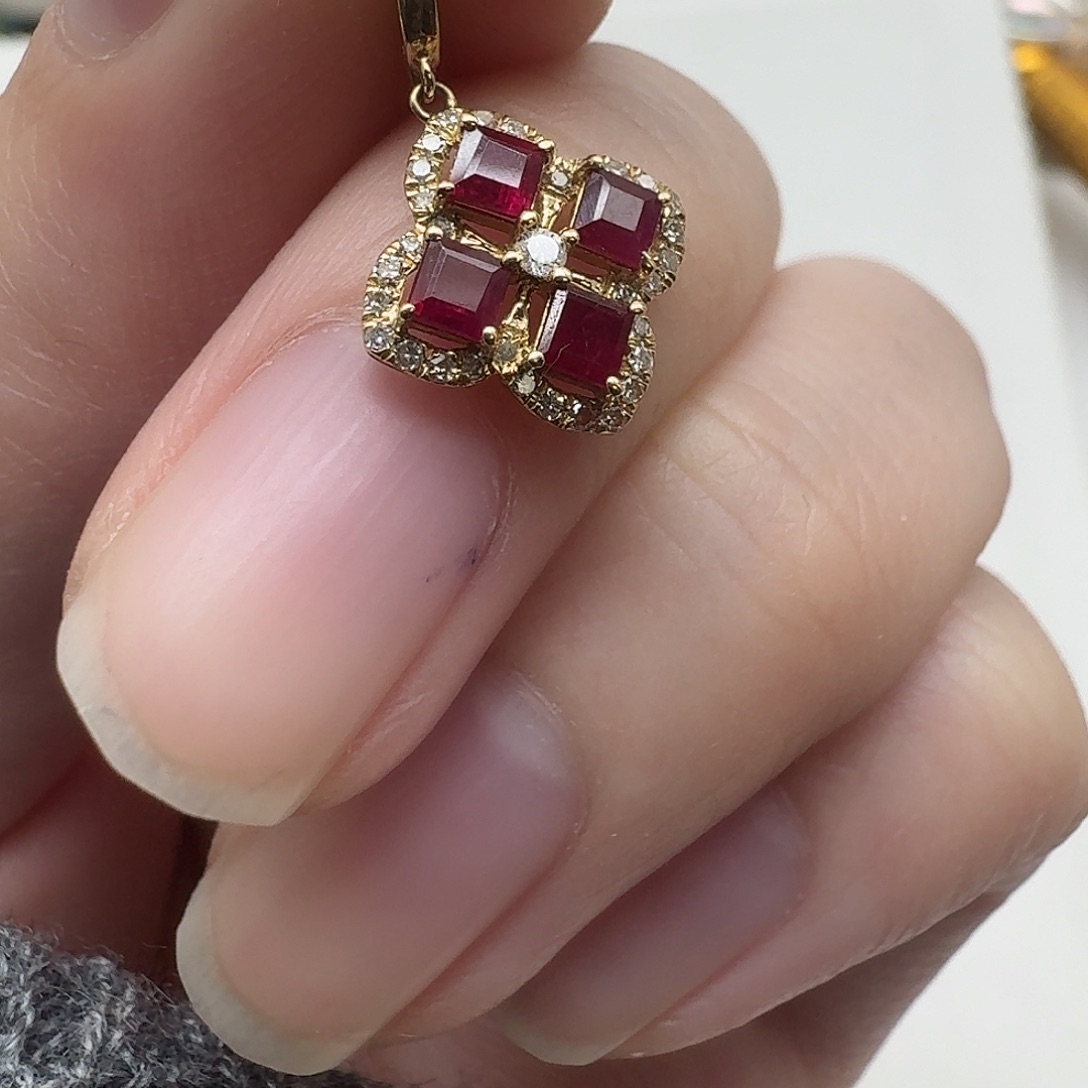 颈饰18K金镶嵌红宝石