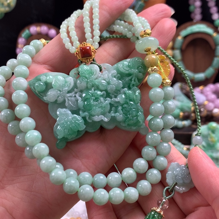 翡翠未镶嵌颈饰吊坠