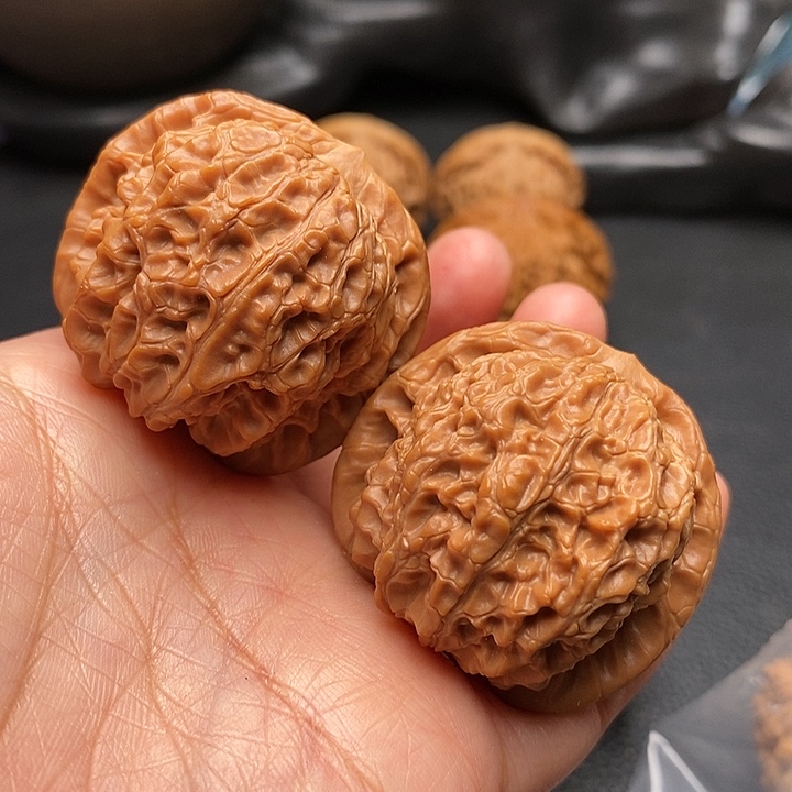 文玩核桃吊坠血麒麟39尺