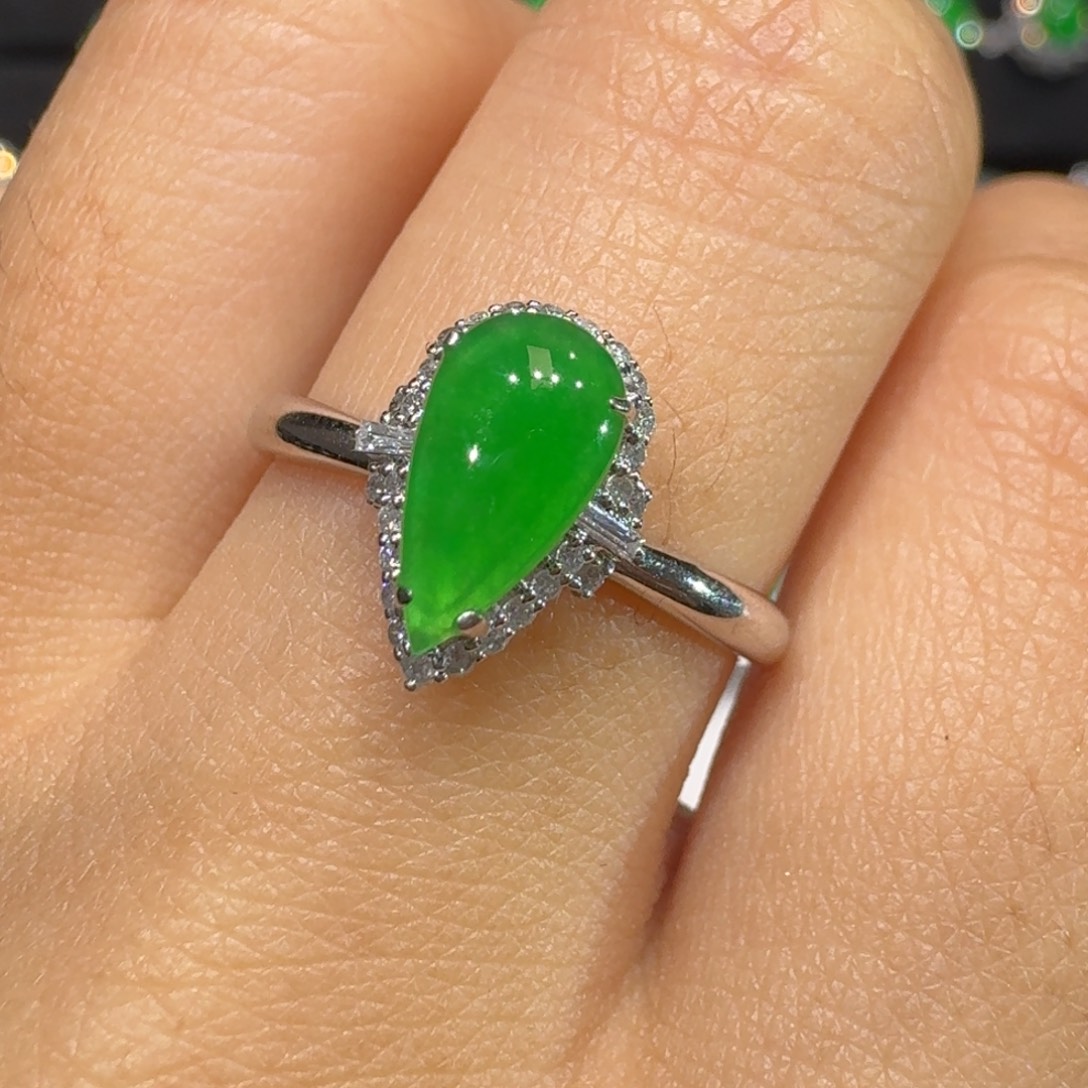 翡翠18K金镶嵌戒指收到货48小时鉴赏期