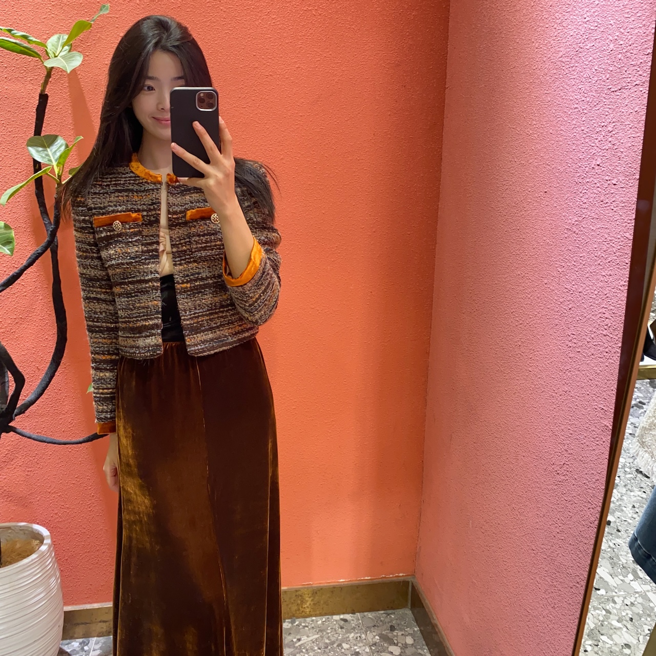 （默茗服装）金棕丝绒包边小香外套