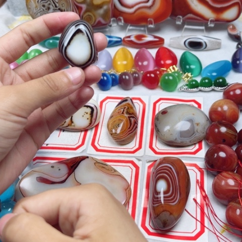 玛瑙/玉髓耳钉未镶嵌