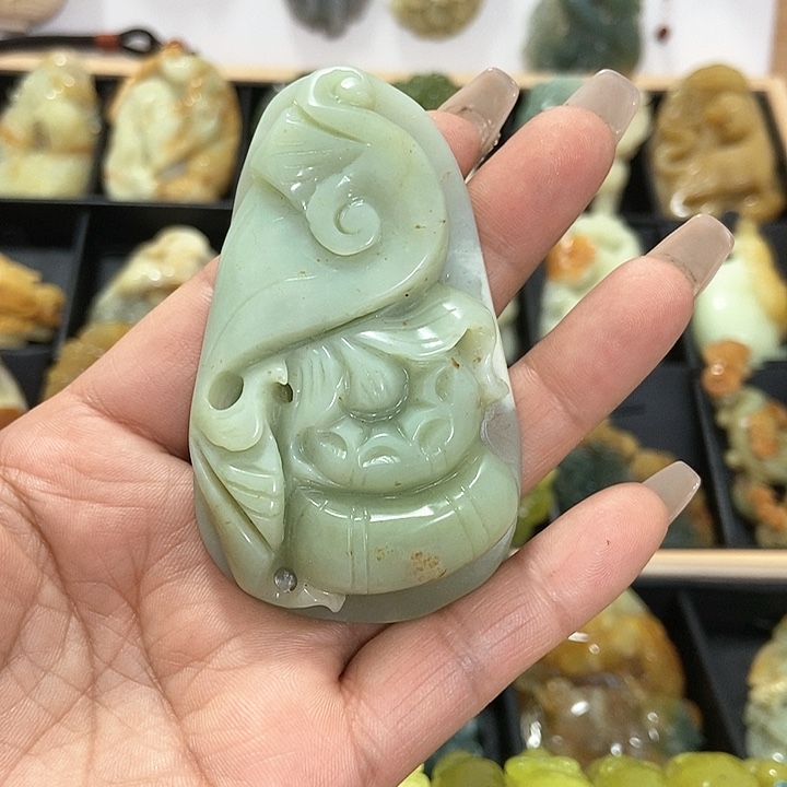 蛇纹石玉挂件未镶嵌