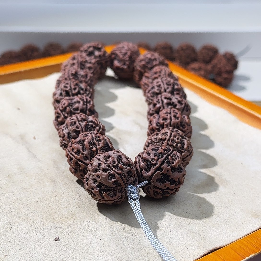 山***泉金刚菩提吊坠爆肉安娜头货