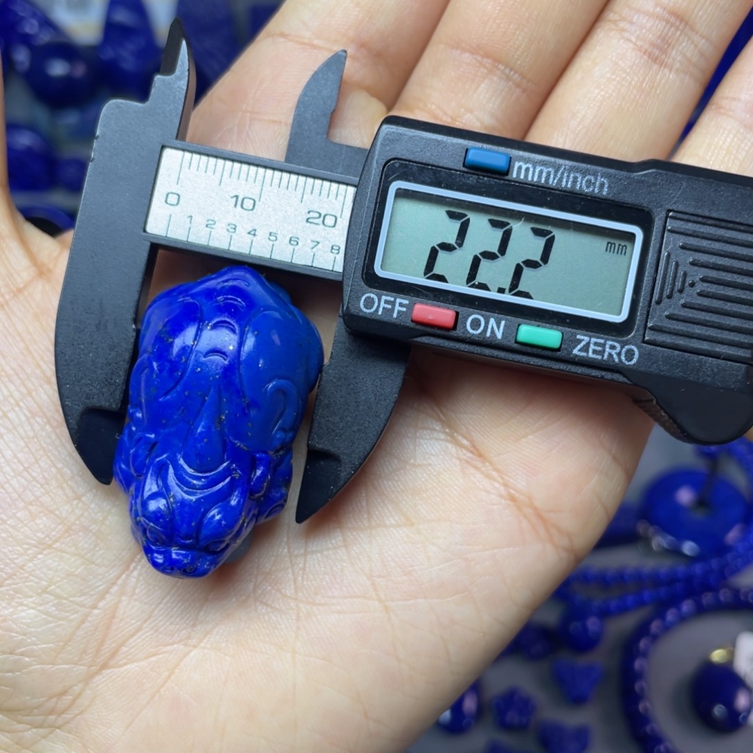 青金石未镶嵌貔貅吊坠