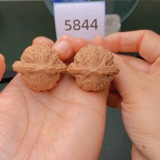 把件文玩核桃37绣球5844