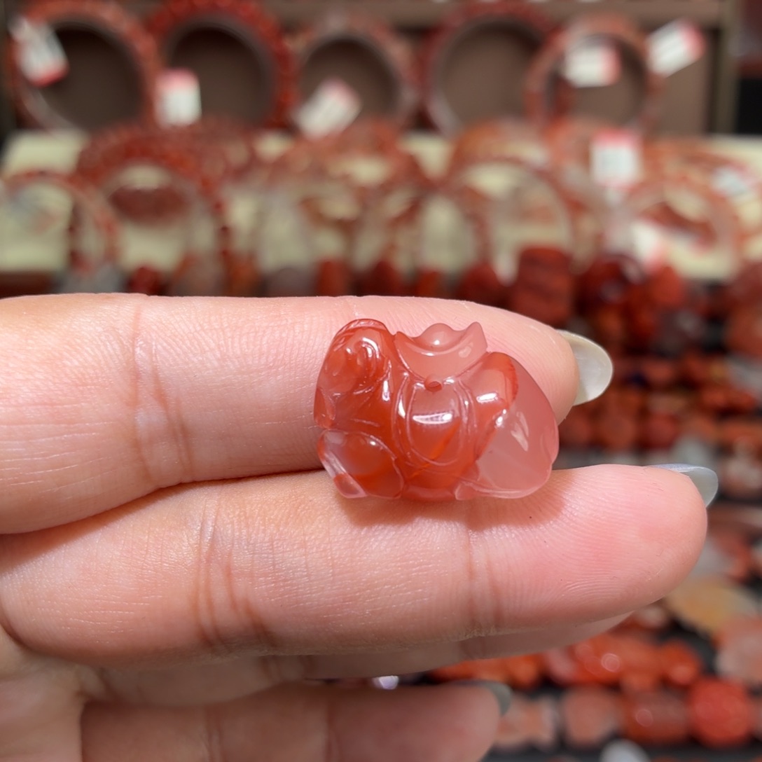 南红玛瑙未镶嵌颈饰马上有钱