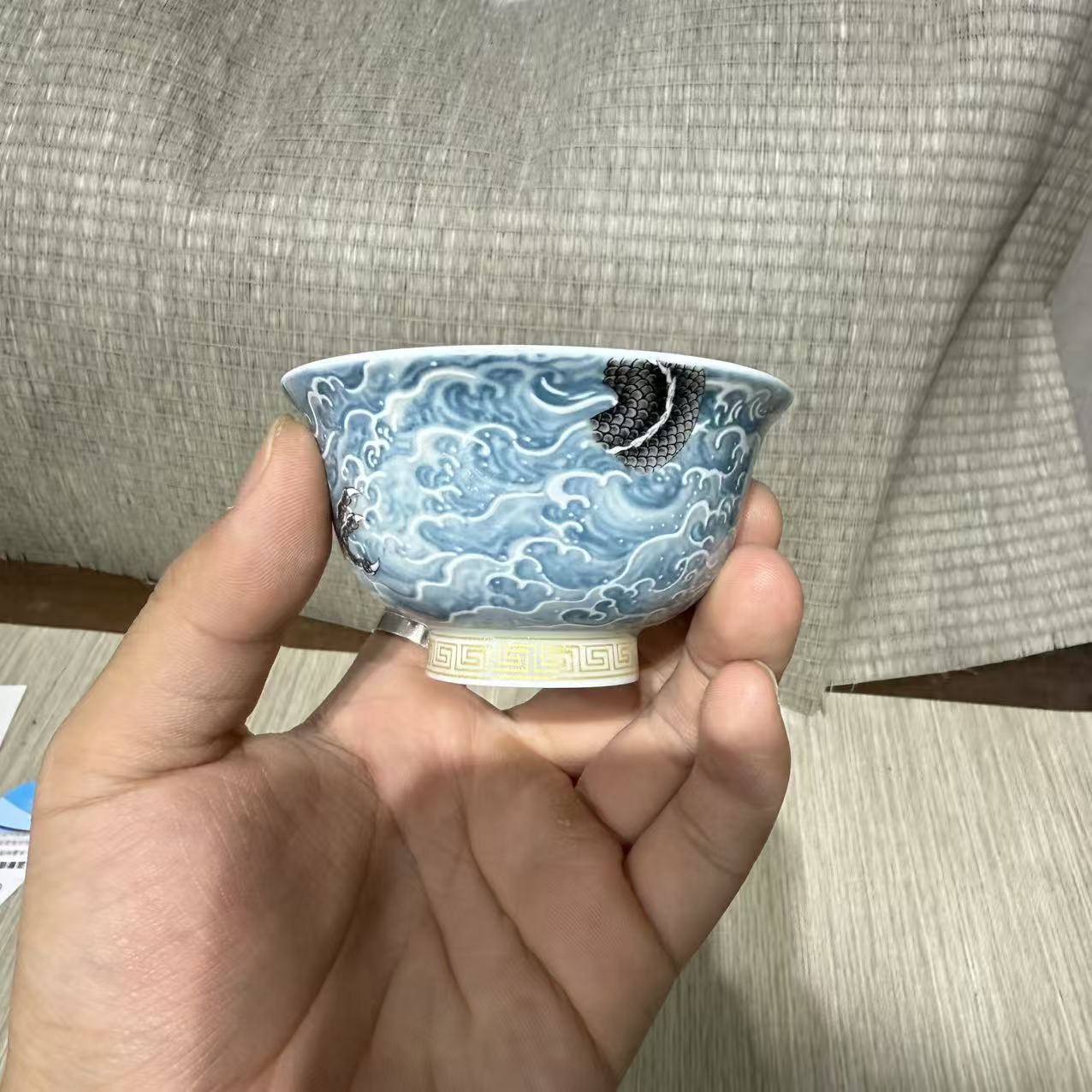 【闪购商品】粉彩龙腾四海小压手杯茶杯3633