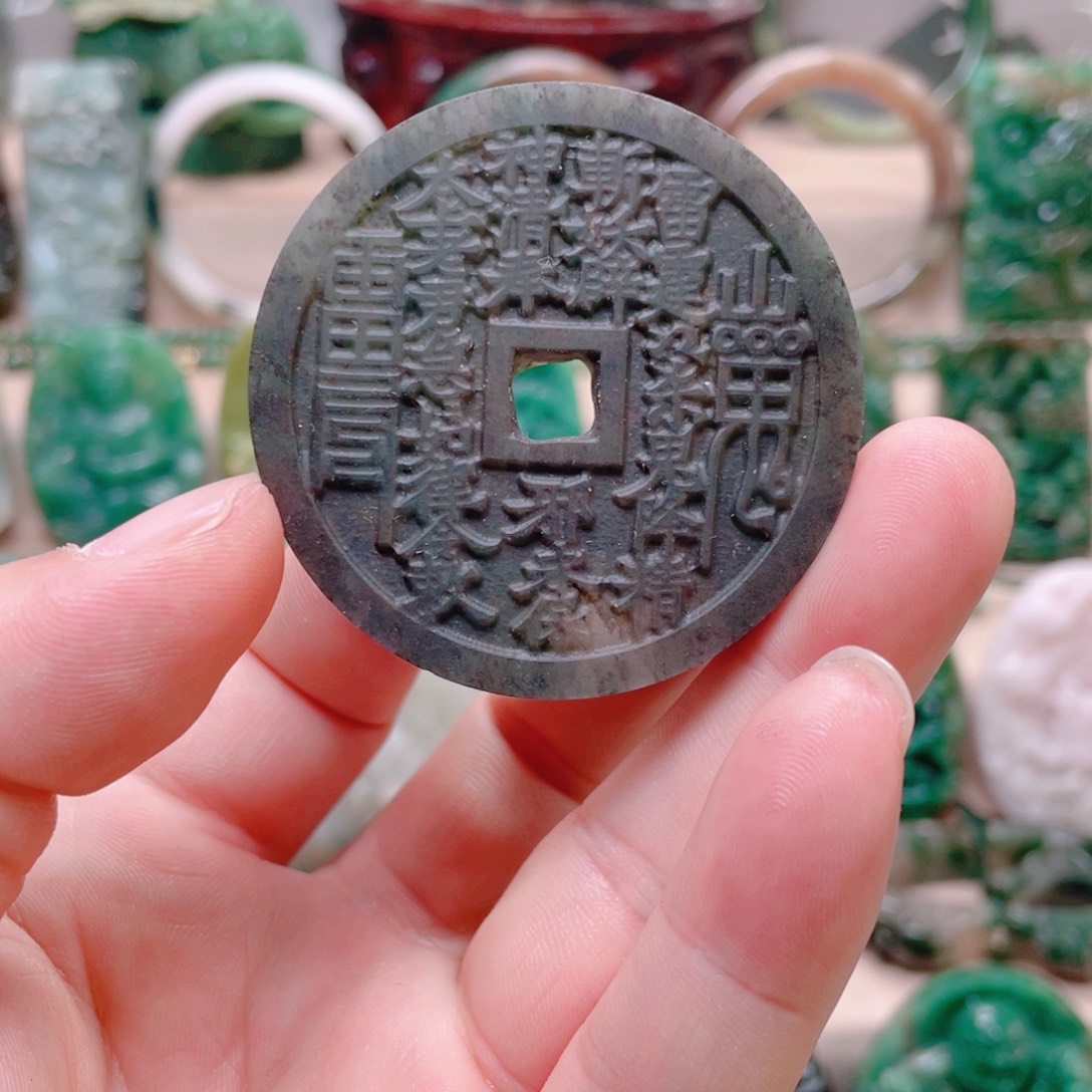 独山玉未镶嵌颈饰