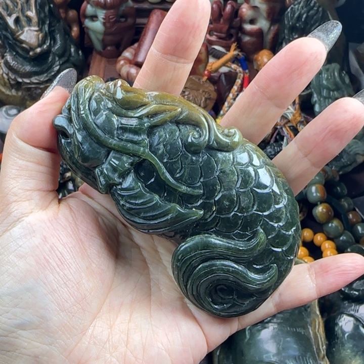 透闪石质玉未镶嵌珠宝奇石