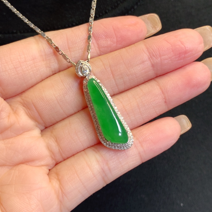 【闪购商品】翡翠18K金镶嵌颈饰特色戒面