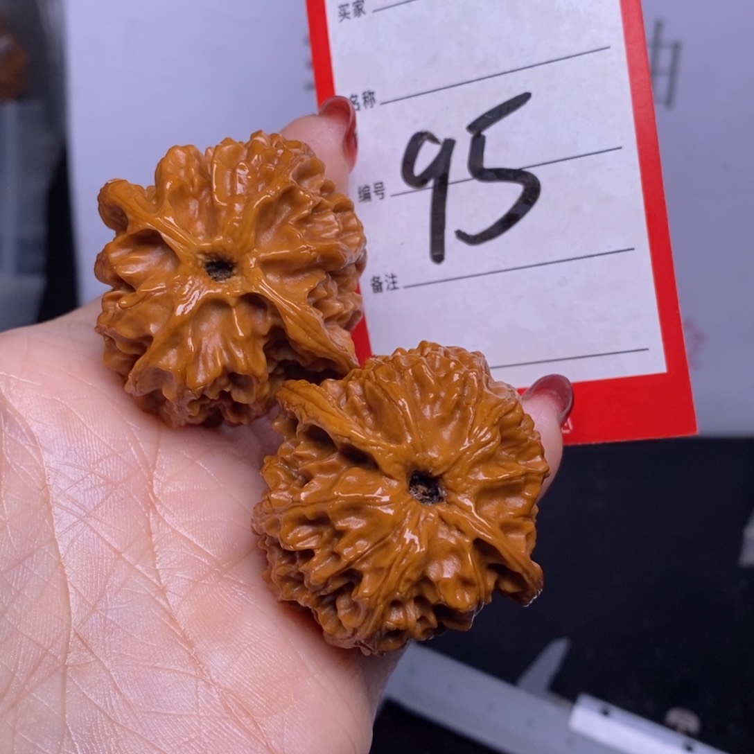 文玩核桃把件95/40苹果园