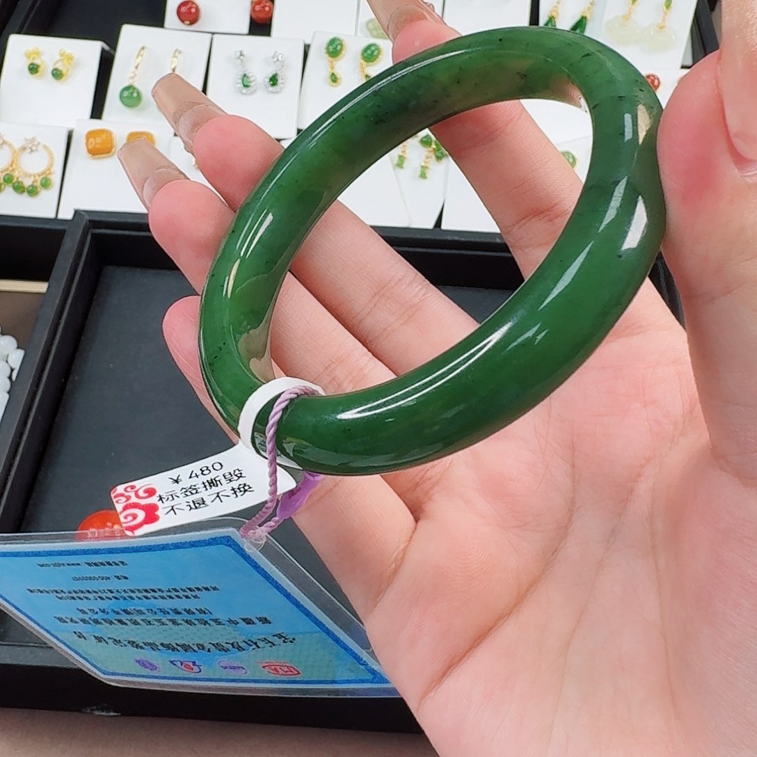 和田玉（碧玉）未镶嵌手镯60 61圈