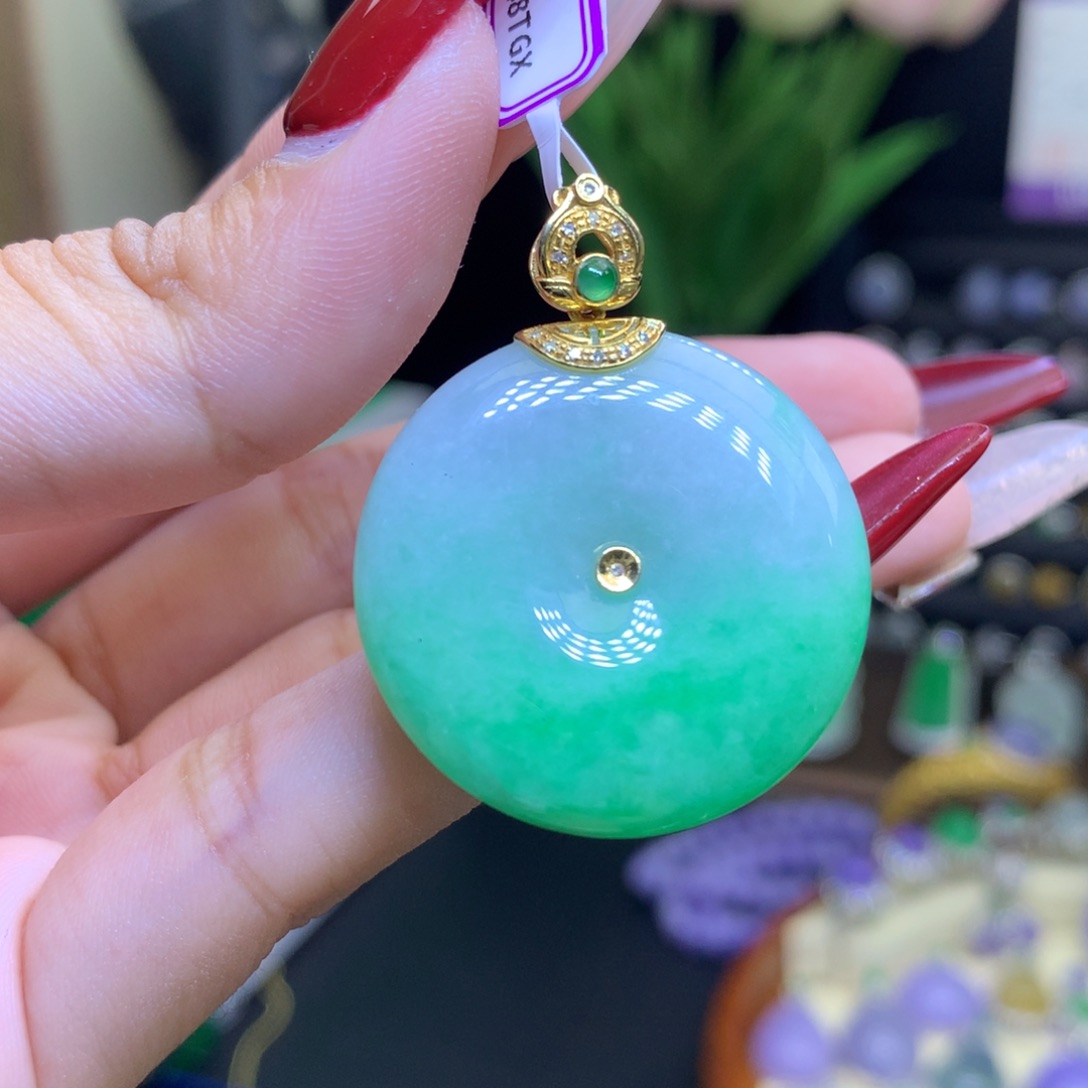 翡翠颈饰18K金镶嵌天然