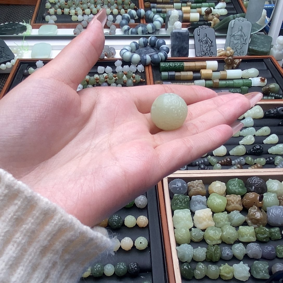 用***2和田玉未镶嵌珠宝半成品