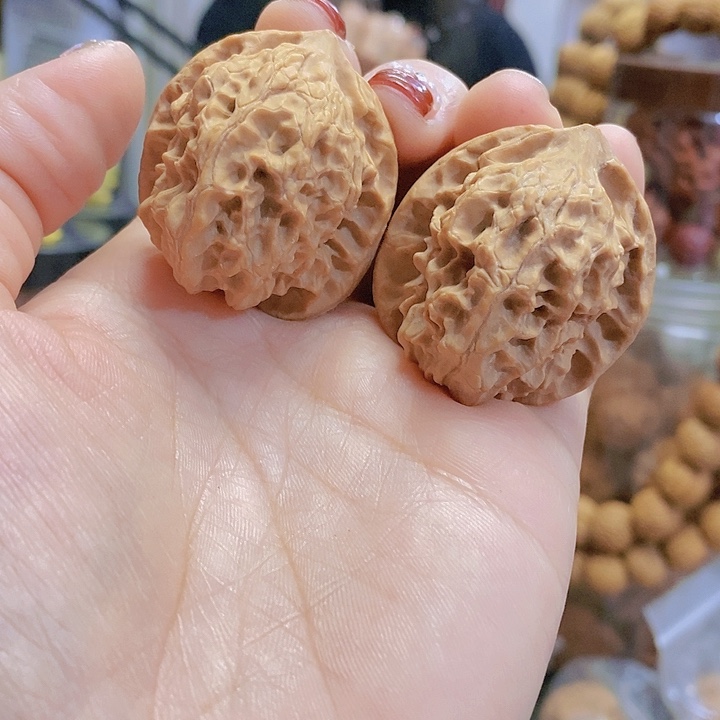 【闪购商品】文玩核桃把件35.5白蛇谷