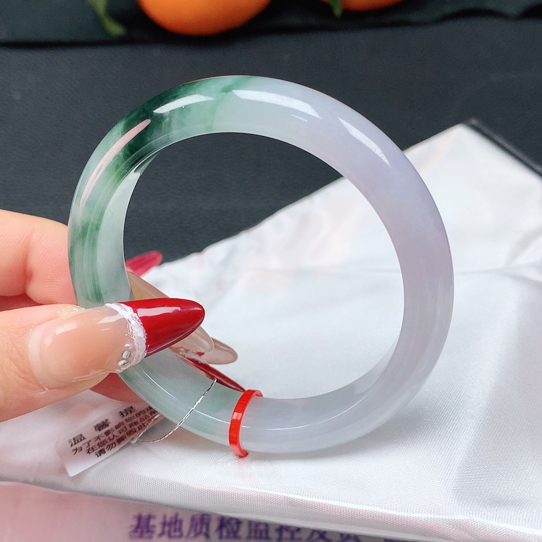 翡翠手镯未镶嵌52圈