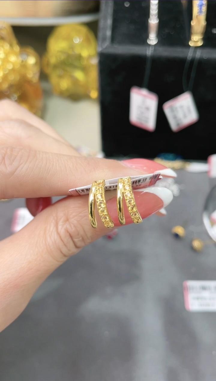 18K金镶嵌彩色蓝宝石耳饰