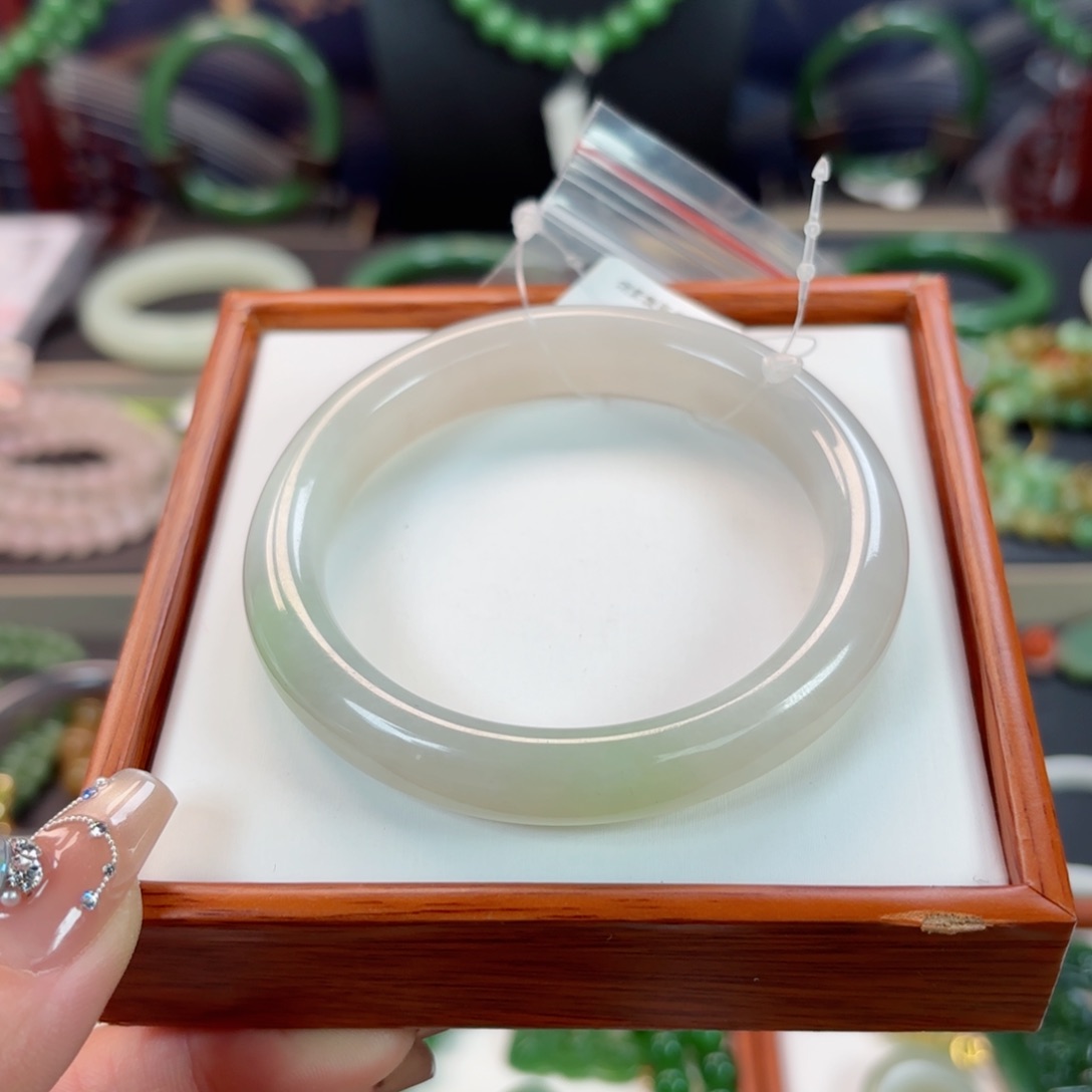 和田玉手镯57.4未镶嵌