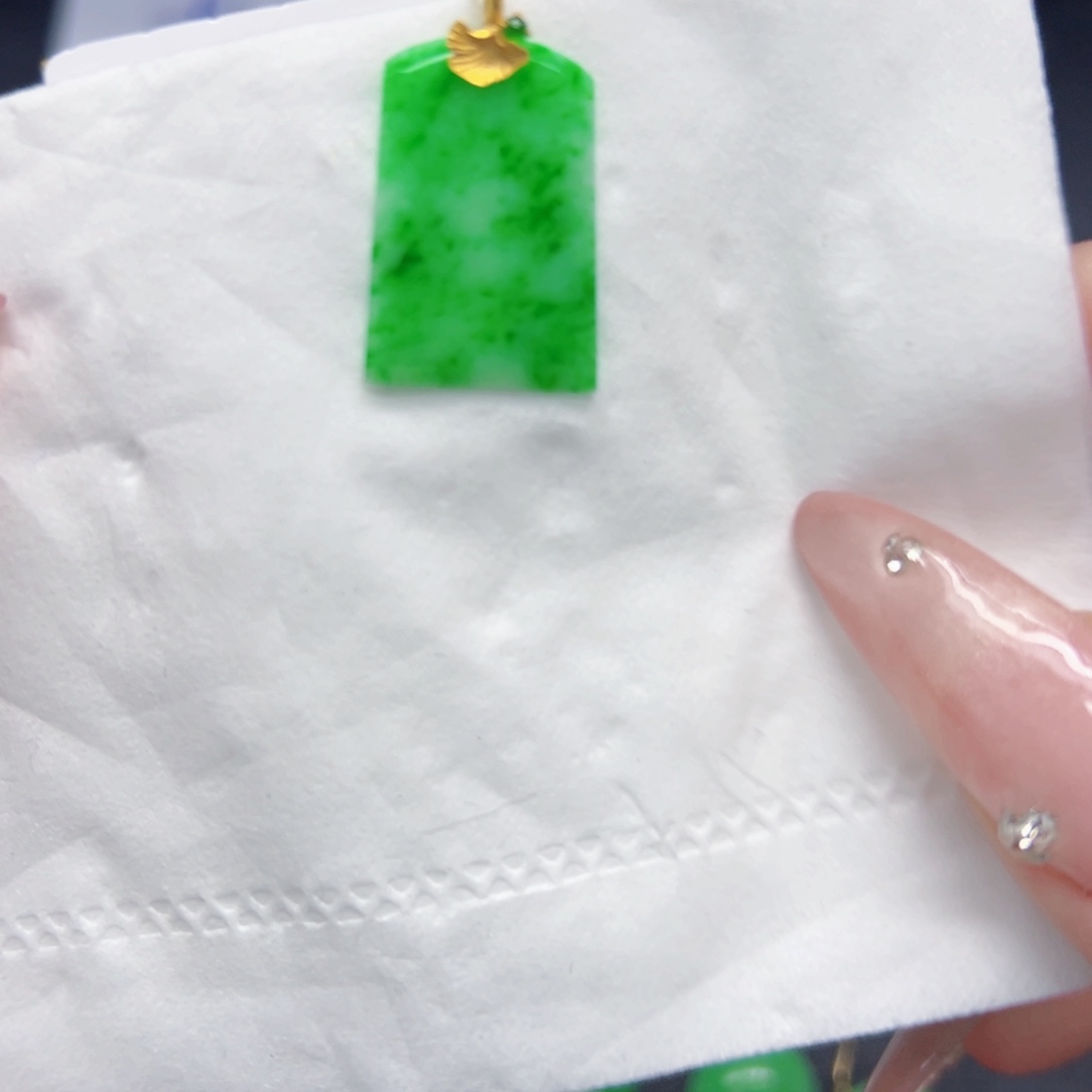 翡翠颈饰18K金镶嵌y无事牌