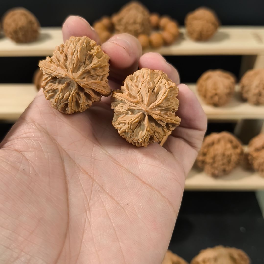 诺***诺文玩核桃吊坠35苹果园有色差黄丝