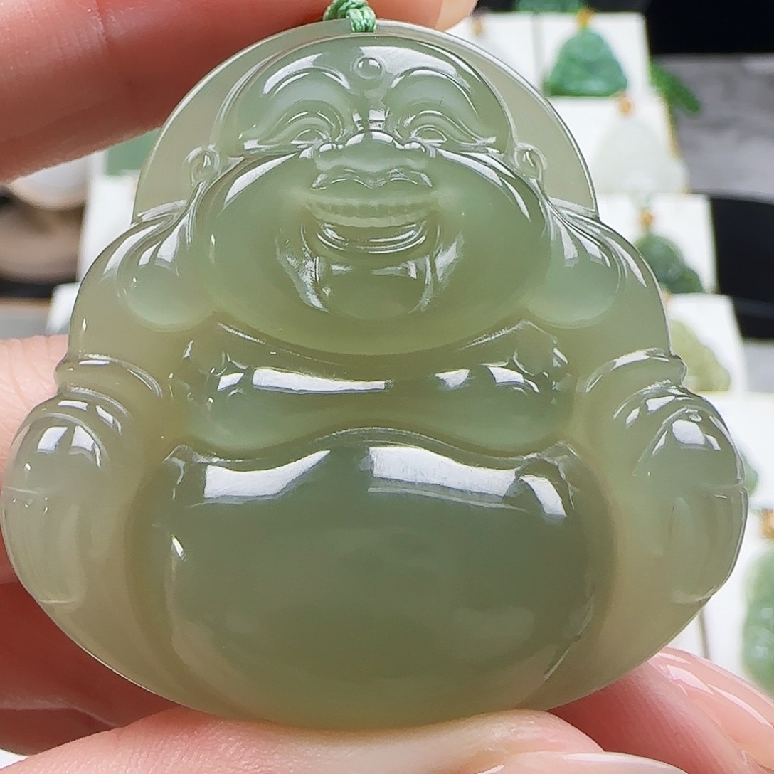 和田玉足金镶嵌颈饰