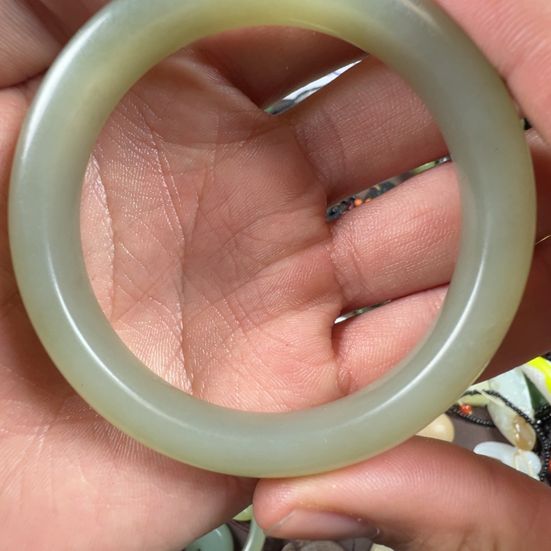 和田玉颈饰未镶嵌不*辣