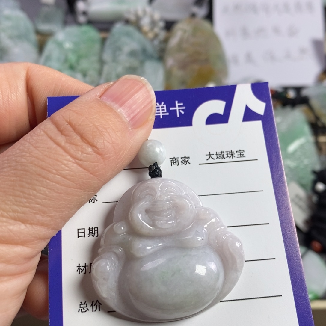 翡翠颈饰未镶嵌佛公