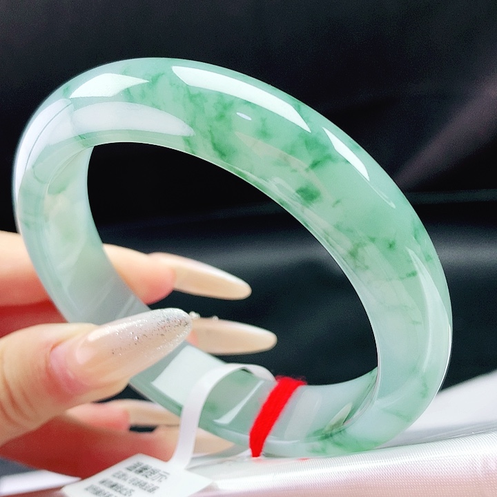 翡翠未镶嵌手镯57圈