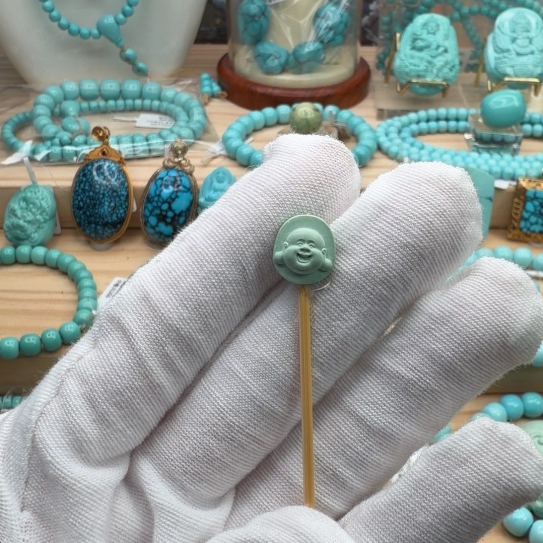 绿松石未镶嵌珠宝奇石