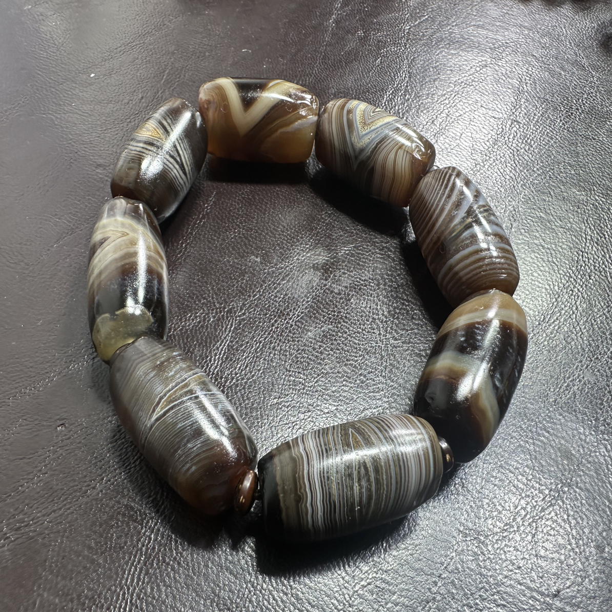 藏传老缠丝玛瑙手串