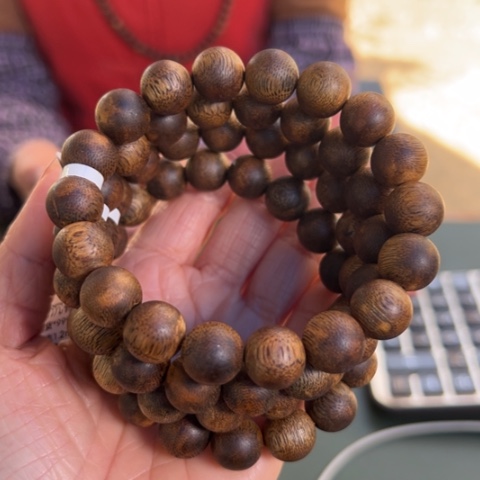 沉香手串蓝宝石12克卡1.2多样性发1串