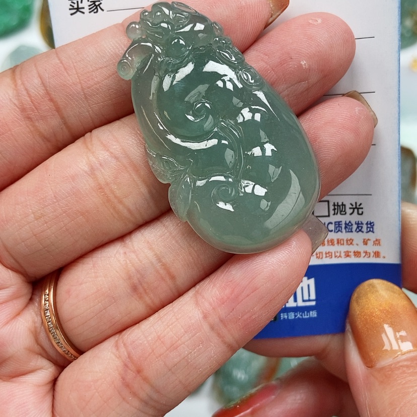 【闪购商品】翡翠颈饰未镶嵌如意