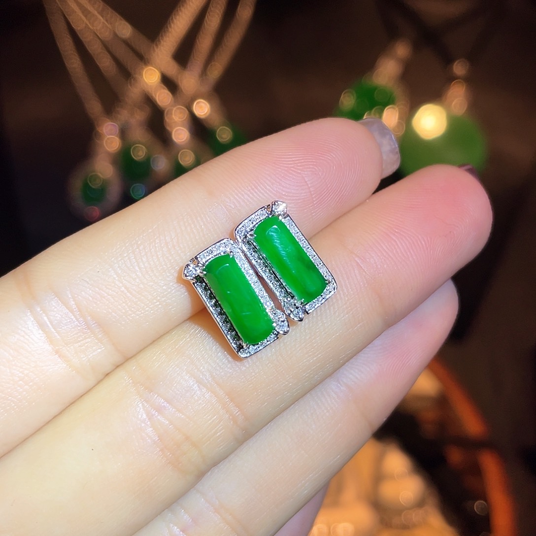 翡翠耳饰18K金镶嵌耳钉