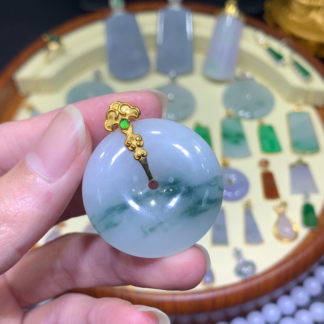 翡翠吊坠(不含链)未镶嵌