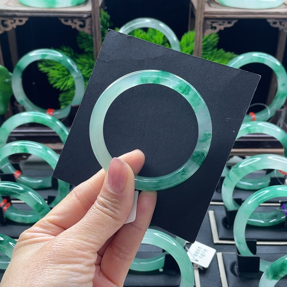 石英质玉未镶嵌手镯