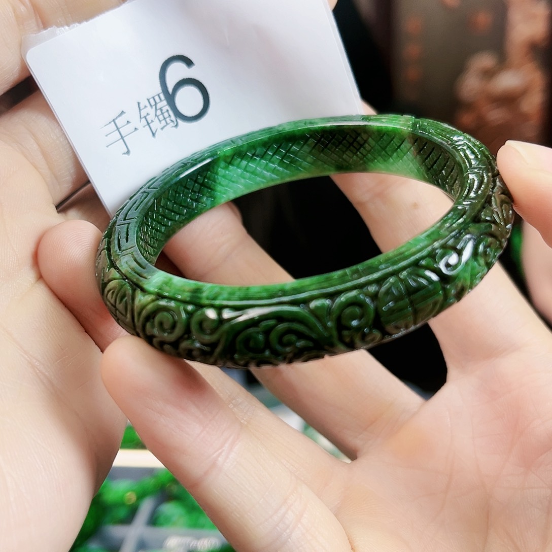 翡翠手镯未镶嵌手镯56.5
